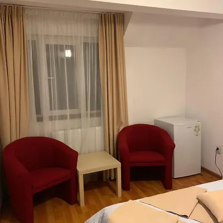 Casa Galbena * Slănic