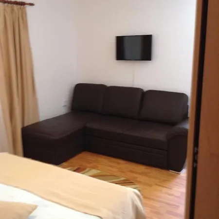 Casa Galbena 宾馆 Slănic